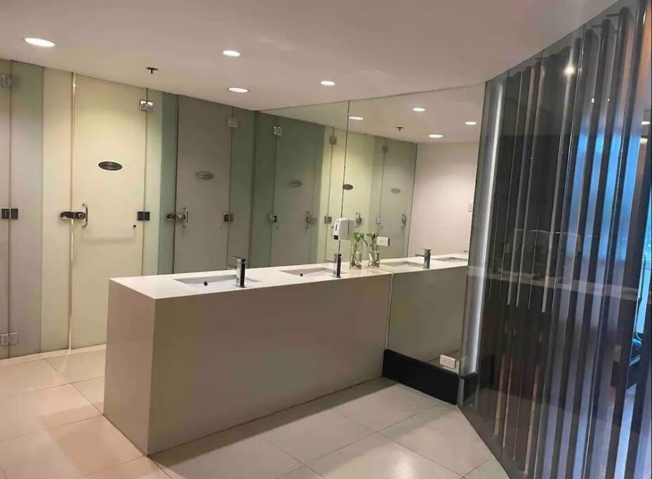 Gora studio in Avant BGC parking with fee view 5