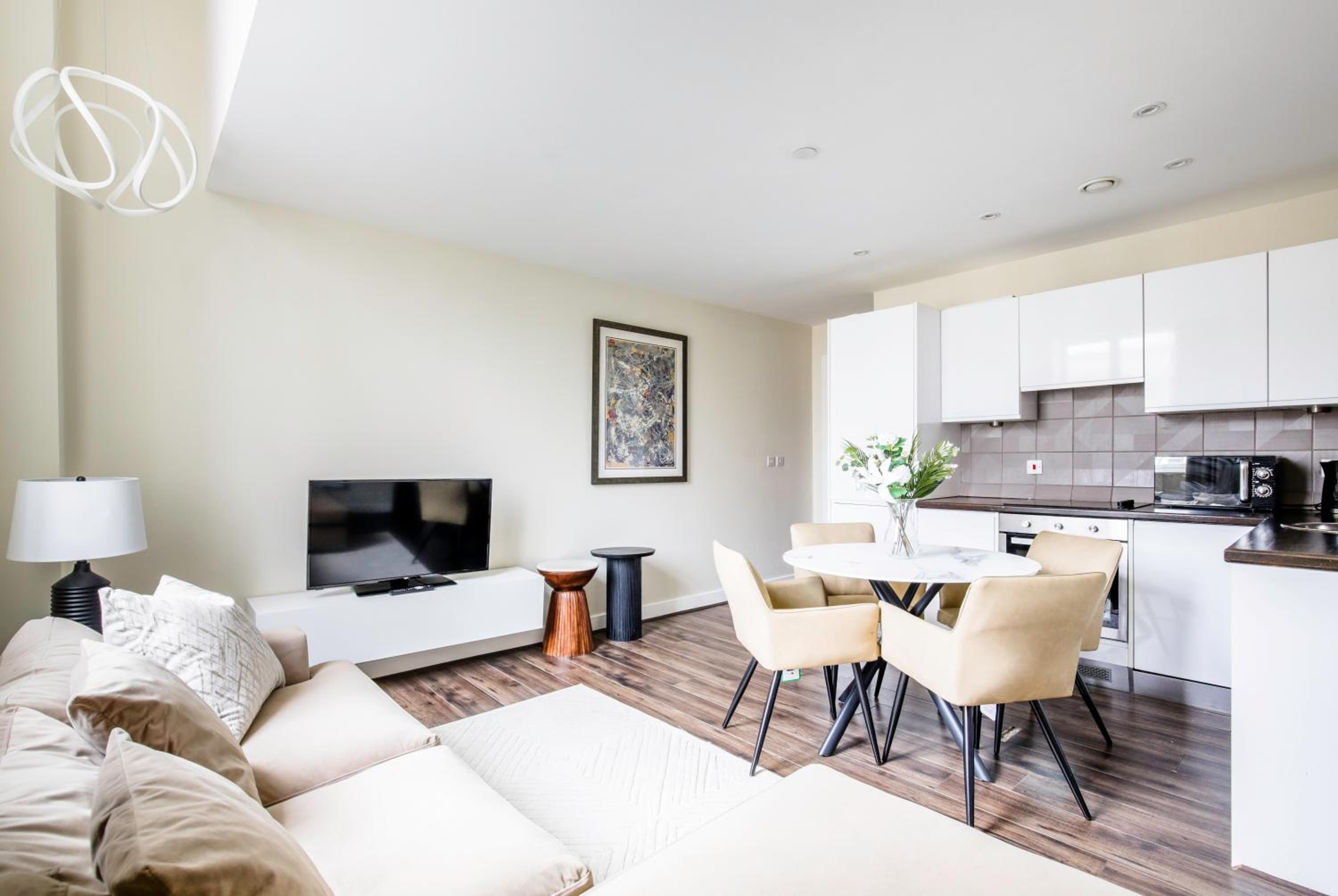 Stunning Waterfront View Apartment by BOLD Apartments view 5