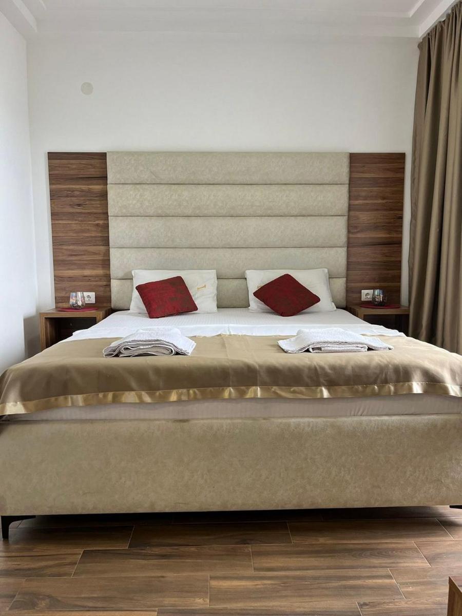 Royal apartmani