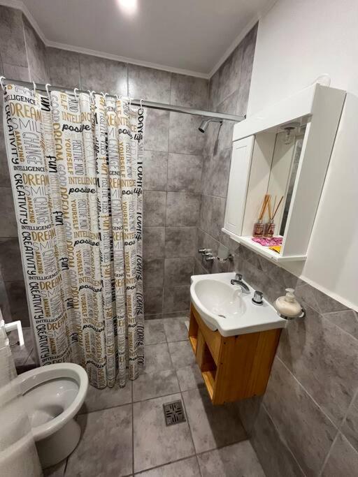Departamento Centrico 2A - Valor en Dolares!!!