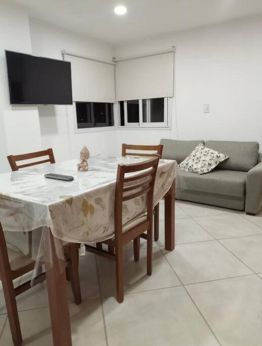 Departamento Centrico 2A - Valor en Dolares!!!