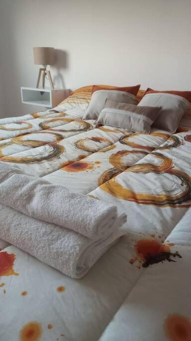 Departamento Centrico 2A - Valor en Dolares!!!