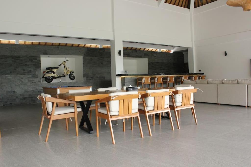 Villa Vespa Lovina view 2