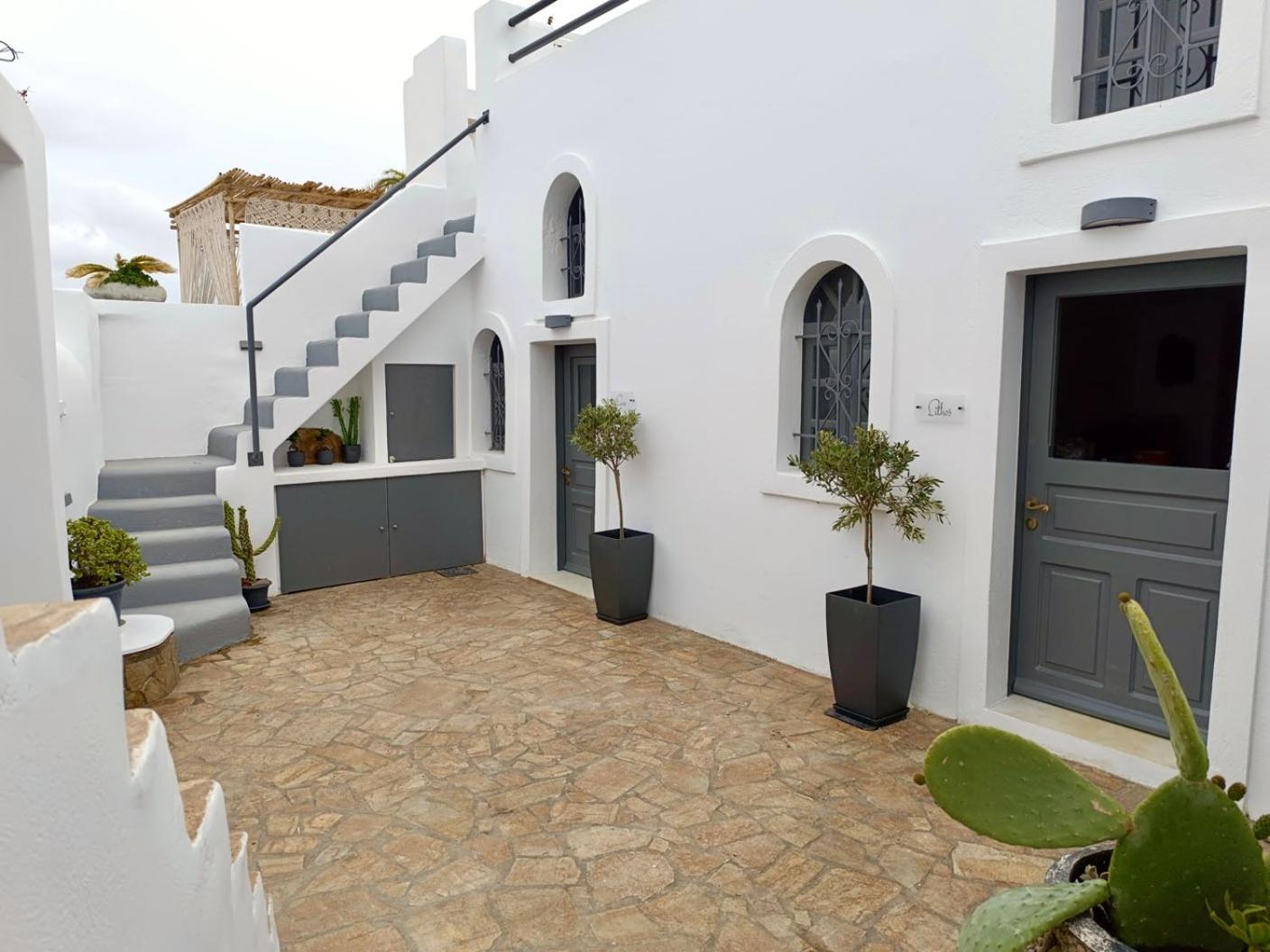 The Tefra Villa by A Terre Cave Villas