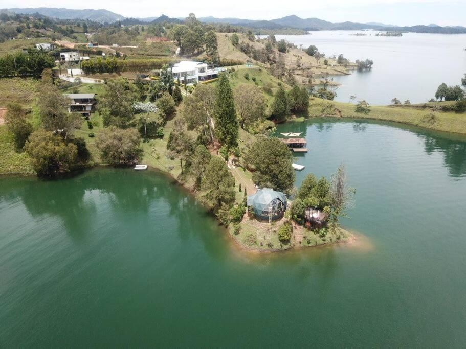 Lake Villa en el Peñol vista increíble