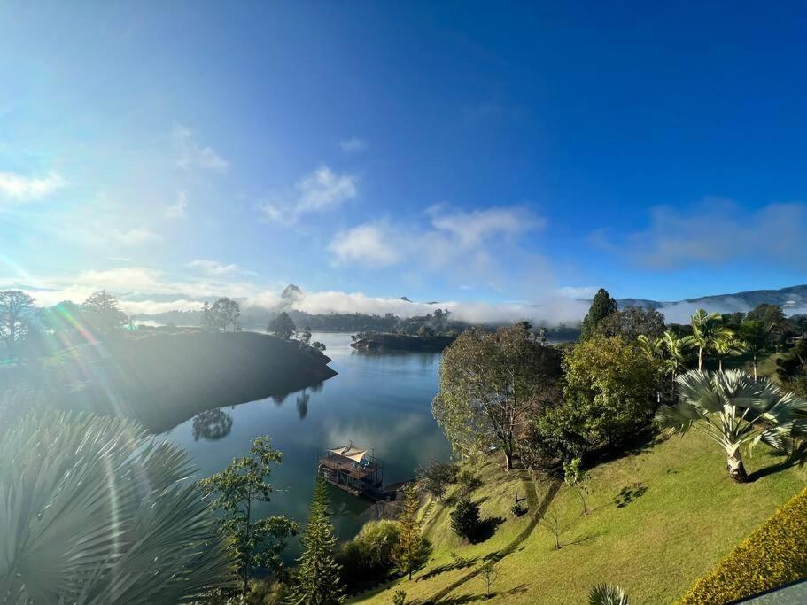 Lake Villa en el Peñol vista increíble