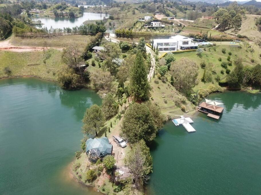 Lake Villa en el Peñol vista increíble