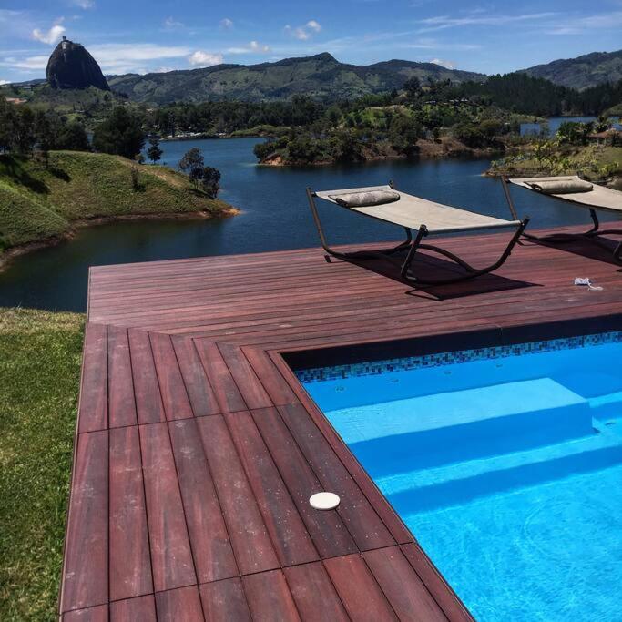 Lake Villa en el Peñol vista increíble