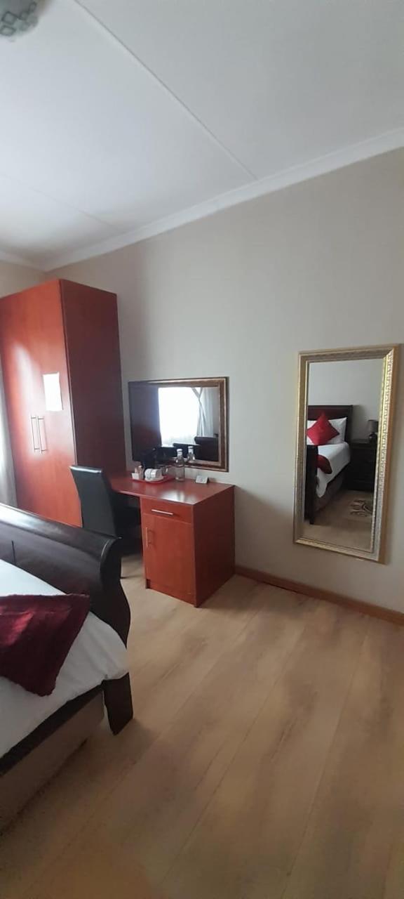 Marang Gardens Lodge