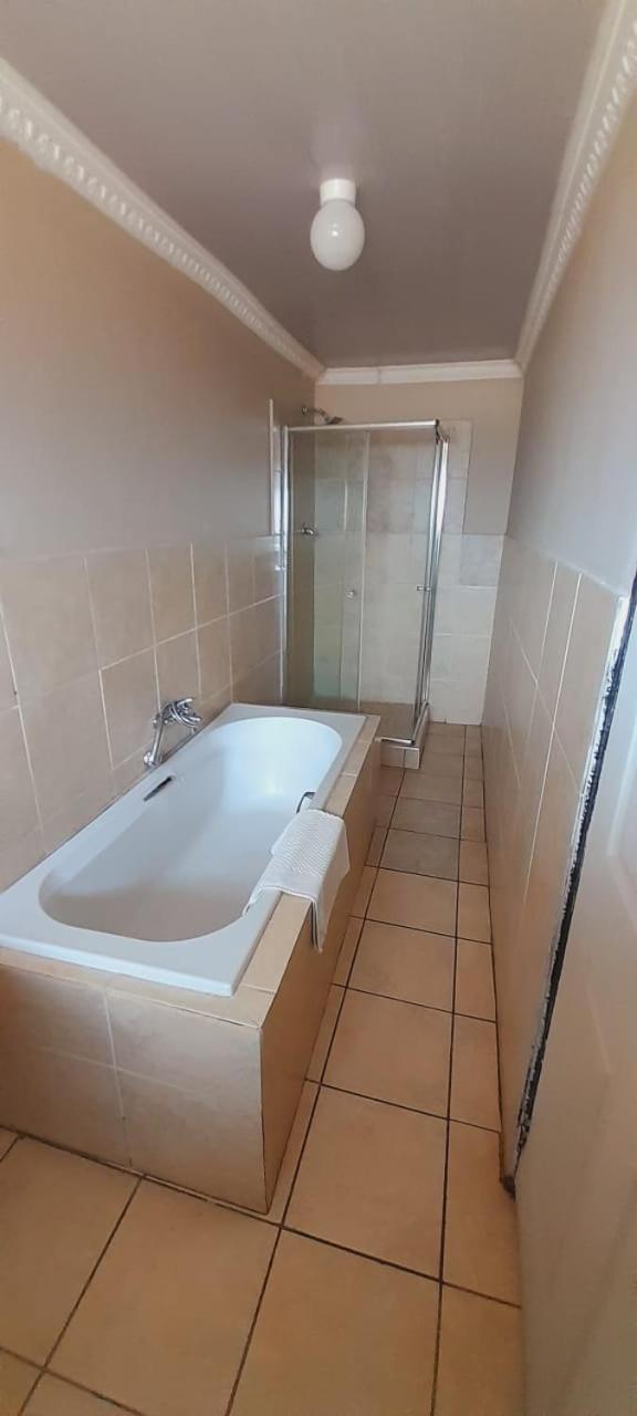 Marang Gardens Lodge