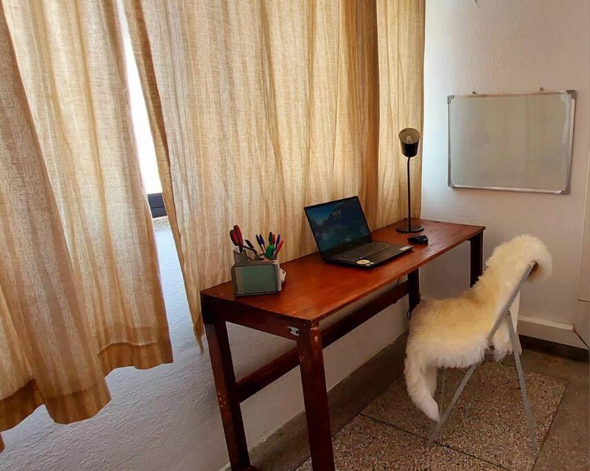 Moody & cozy 1br in city center