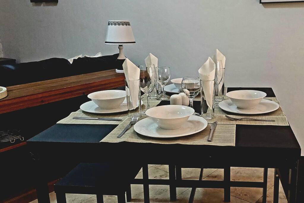 Moody & cozy 1br in city center