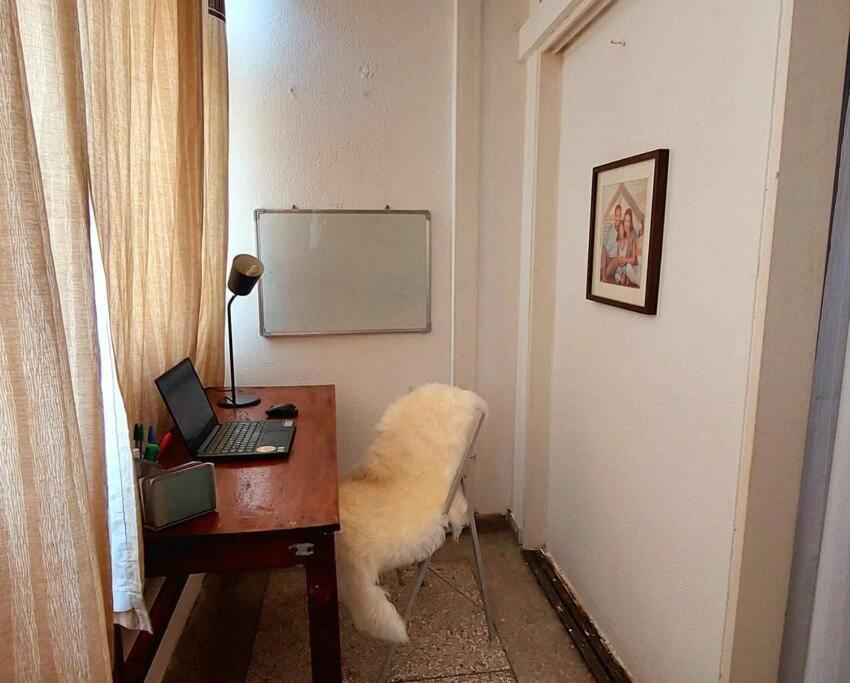 Moody & cozy 1br in city center