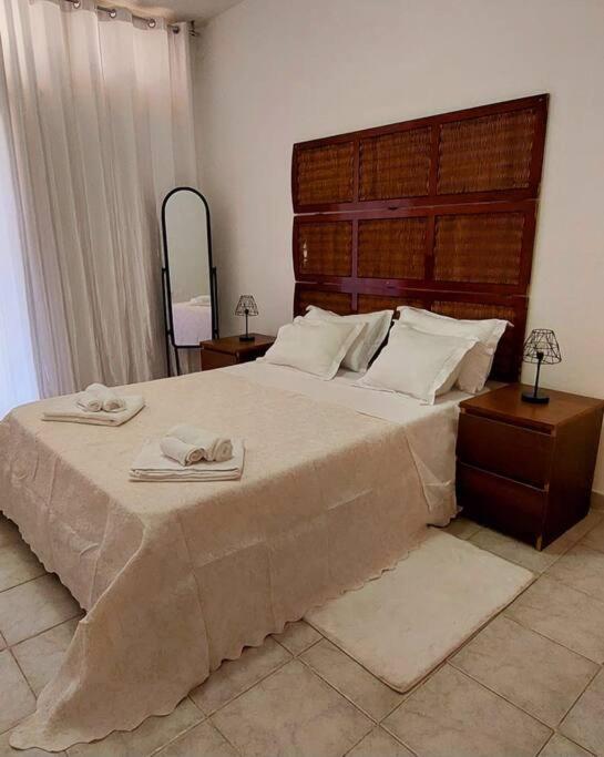 Moody & cozy 1br in city center