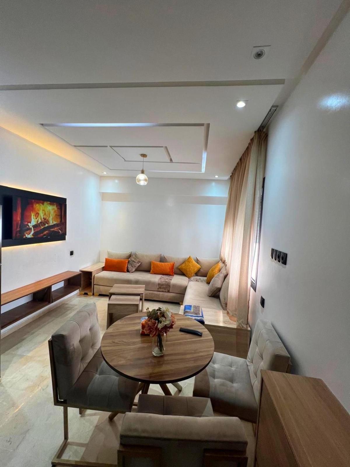 Superbe appartement hivernage piscine, parking t19