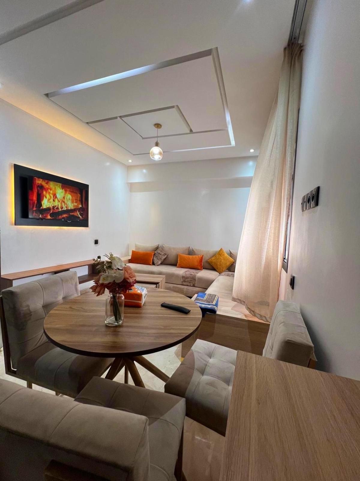 Superbe appartement hivernage piscine, parking t19