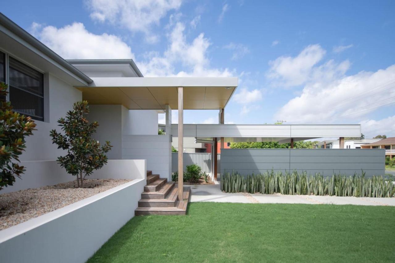 Diamond Beach House beachfront pool pets