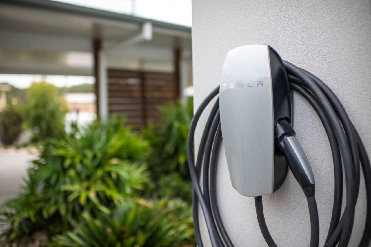 Diamond Beach House beachfront pool pets