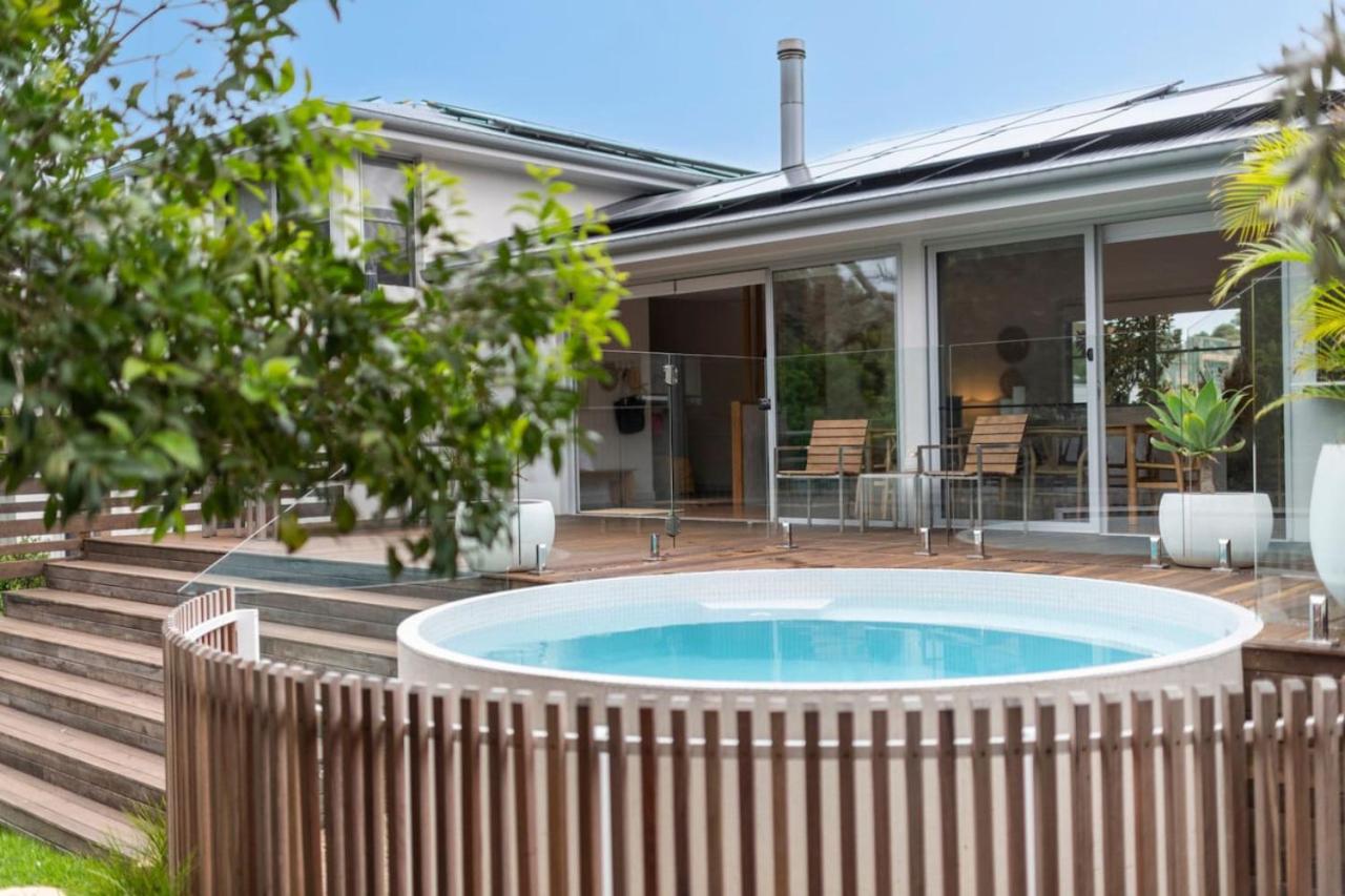 Diamond Beach House beachfront pool pets