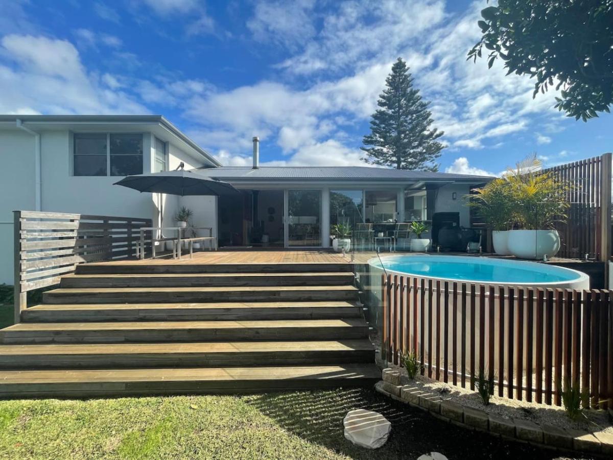 Diamond Beach House beachfront pool pets
