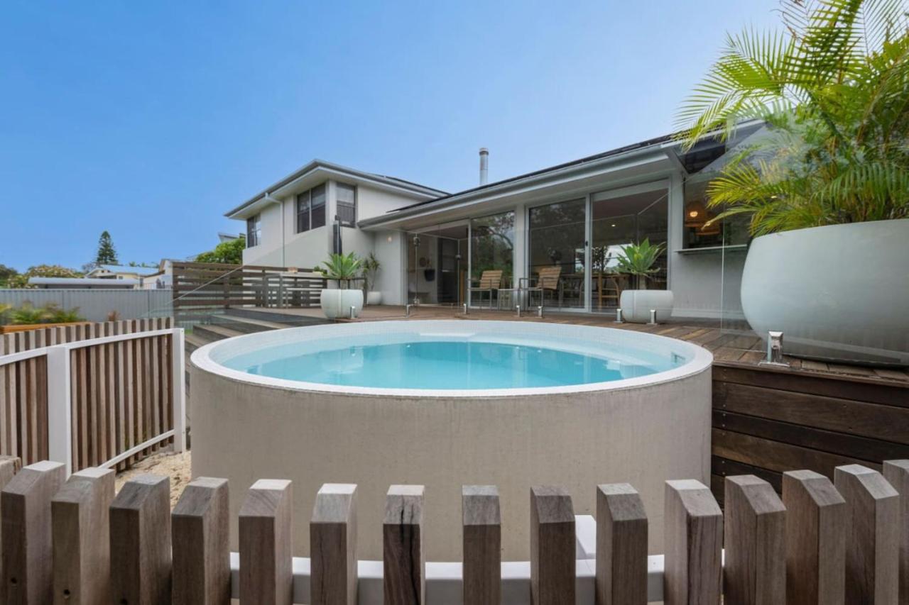Diamond Beach House beachfront pool pets