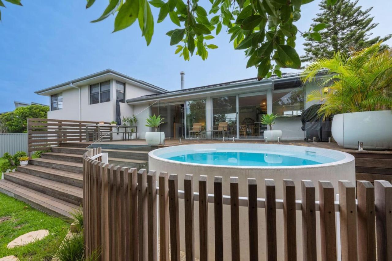 Diamond Beach House beachfront pool pets