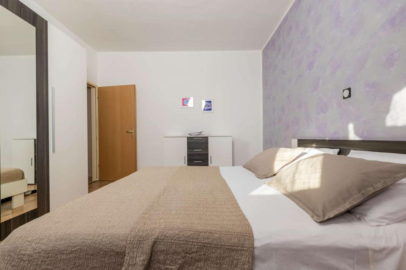 Apartment Romantik for max 4 people, kids friendly with playground and pool