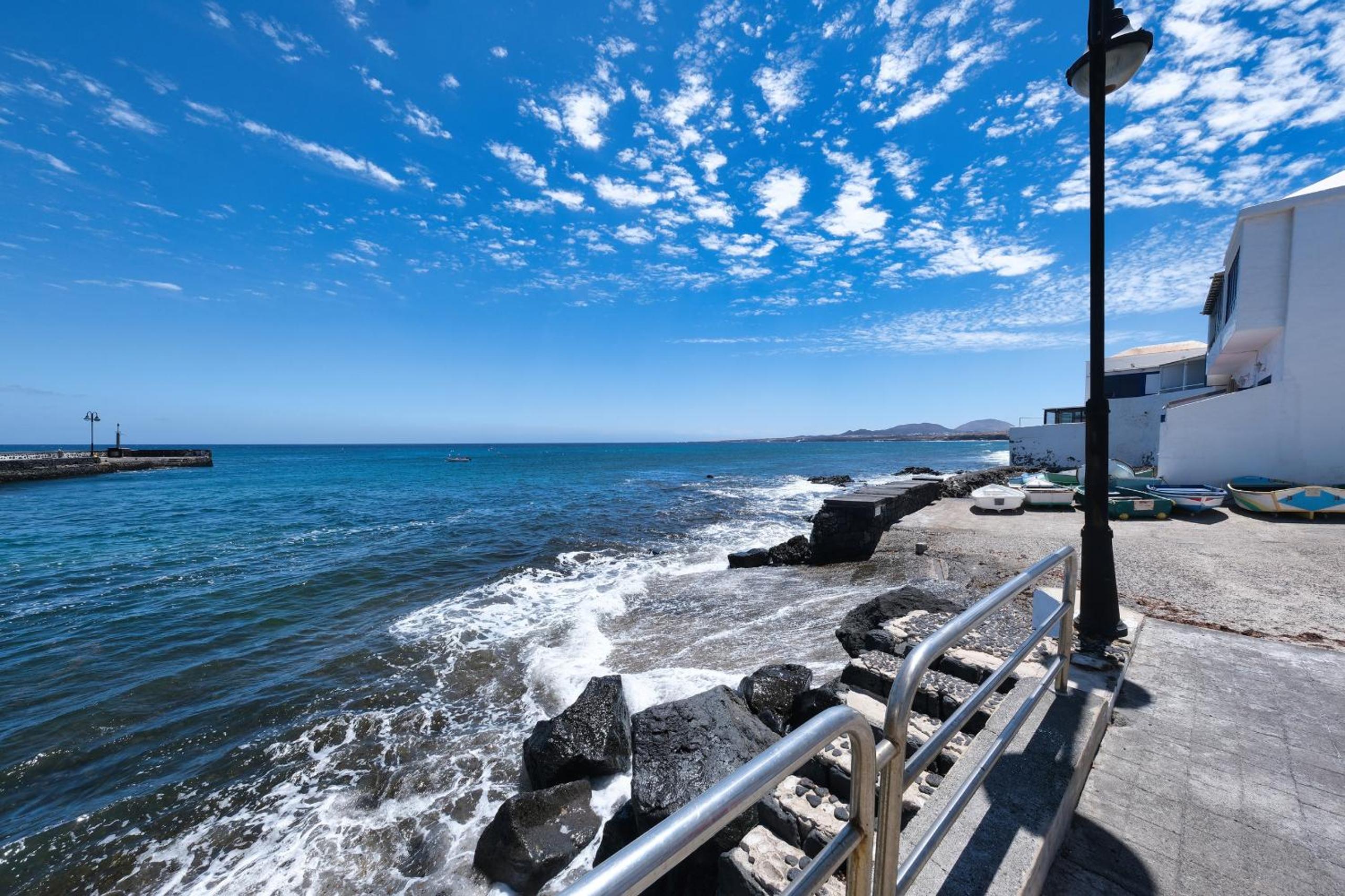 Casa Aramen - 150m to the Beach By Lanzarote Vacation Homes view 3