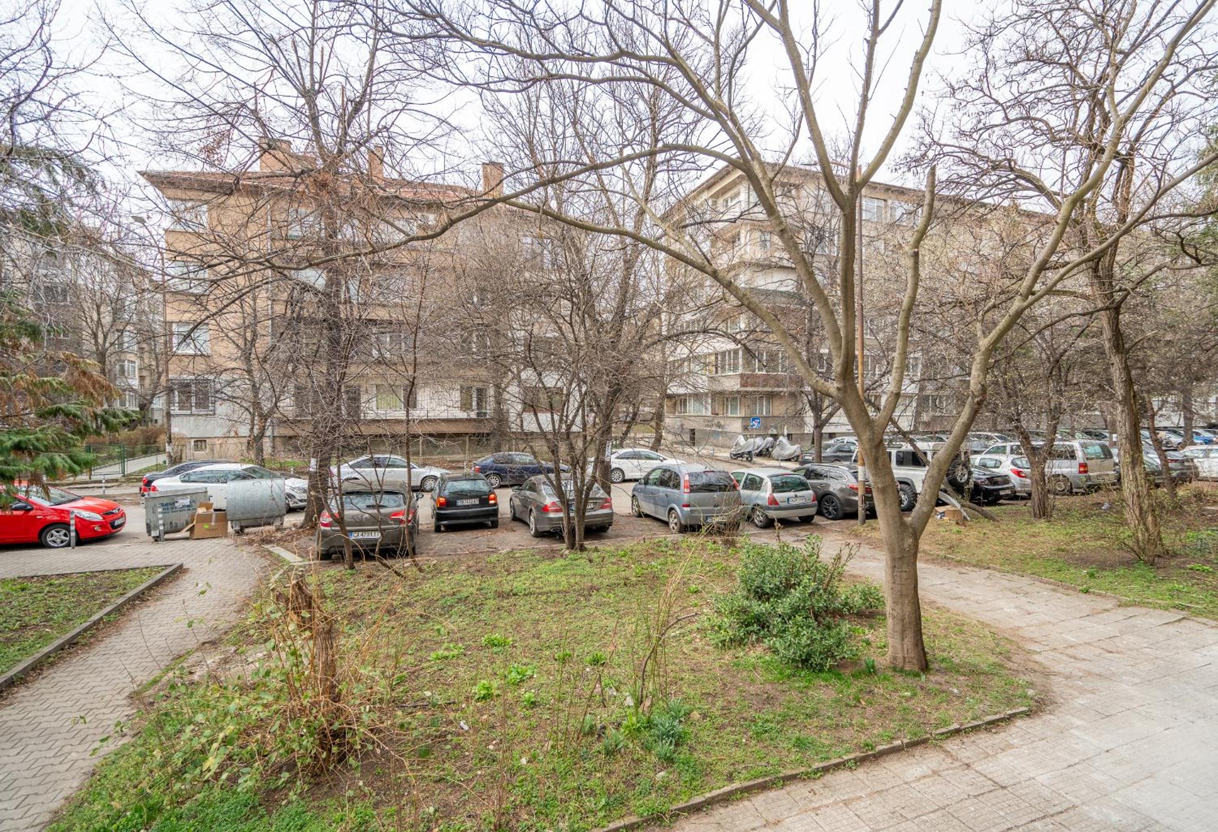 Top Location Central New & Spacious 3 BDR apt Medical Academy