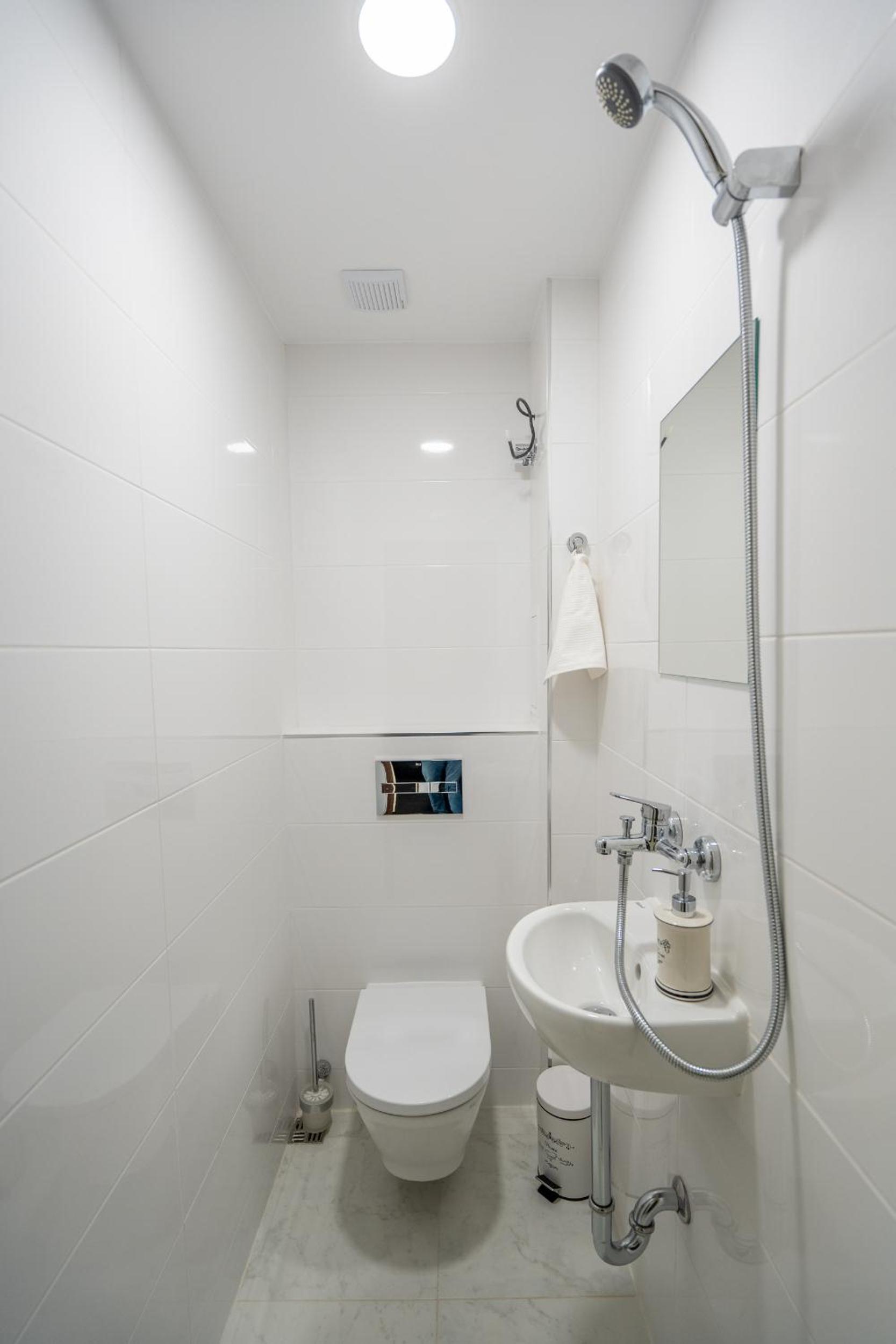 Top Location Central New & Spacious 3 BDR apt Medical Academy