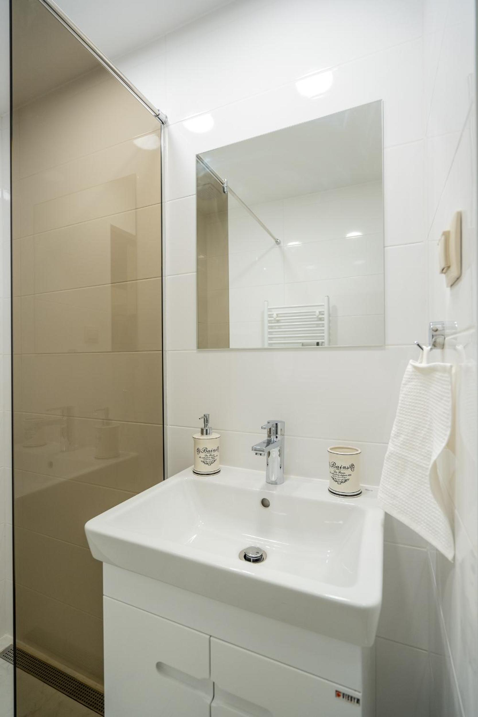 Top Location Central New & Spacious 3 BDR apt Medical Academy
