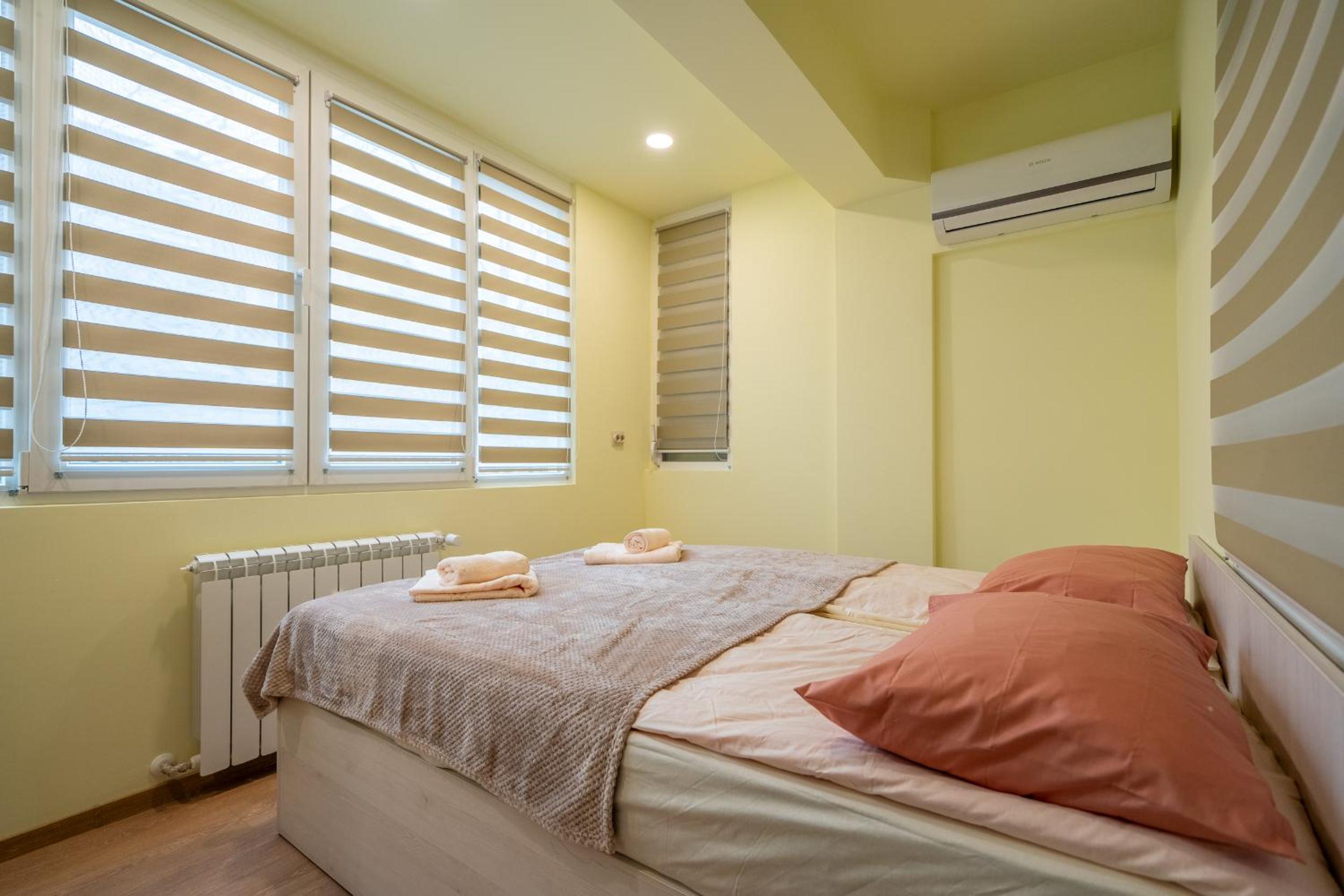 Top Location Central New & Spacious 3 BDR apt Medical Academy