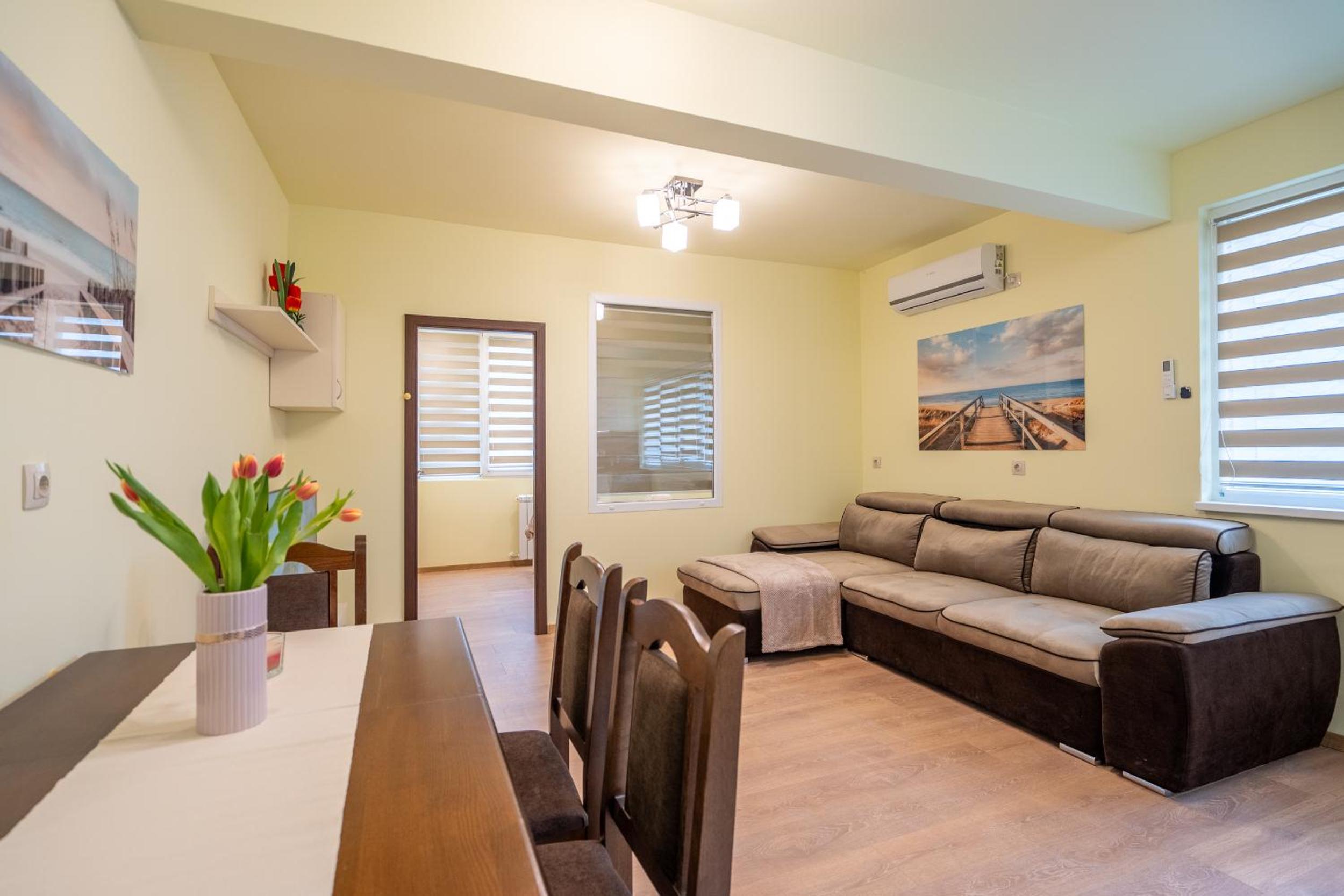 Top Location Central New & Spacious 3 BDR apt Medical Academy