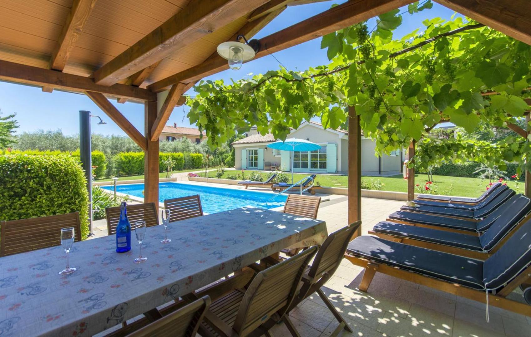 Beautiful Villa Judita with pool in Tar