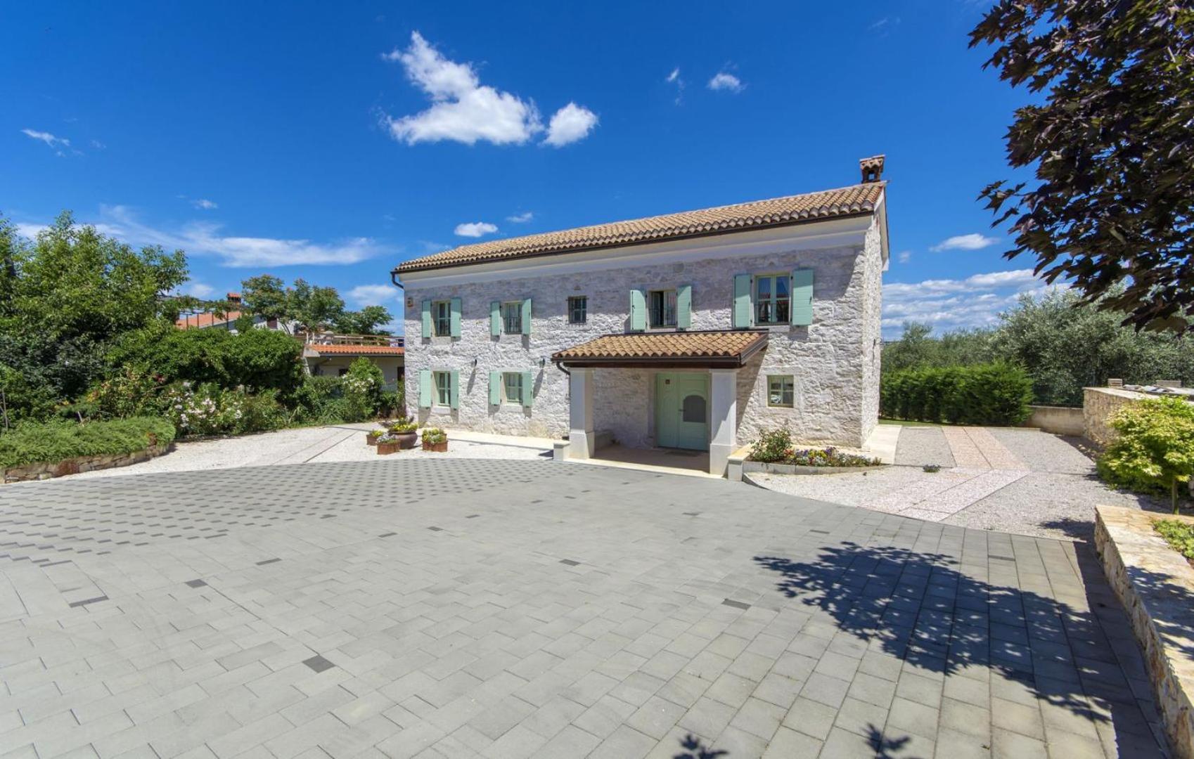 Beautiful Villa Judita with pool in Tar