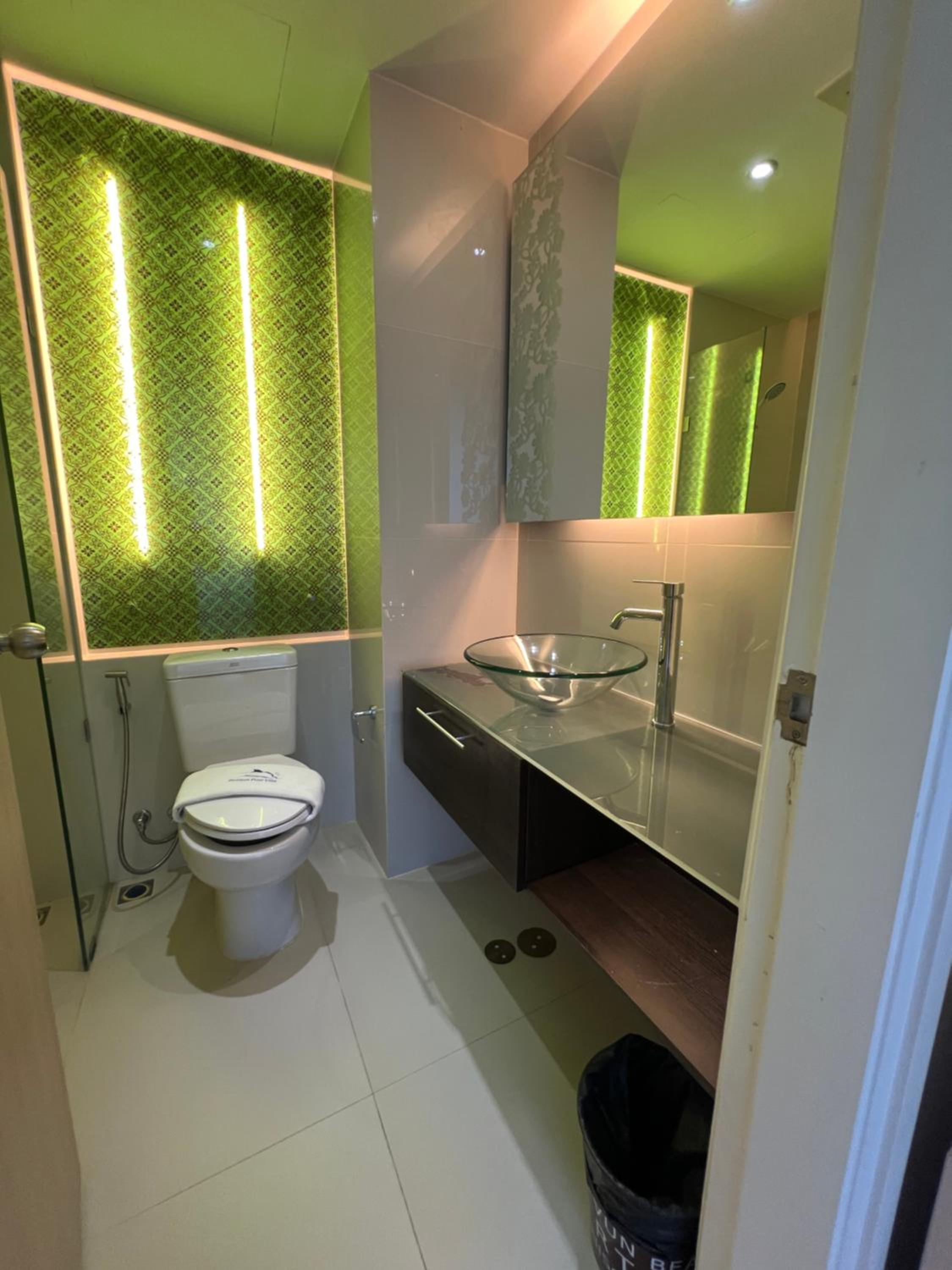 Grande Caribbean Condo by Somphong