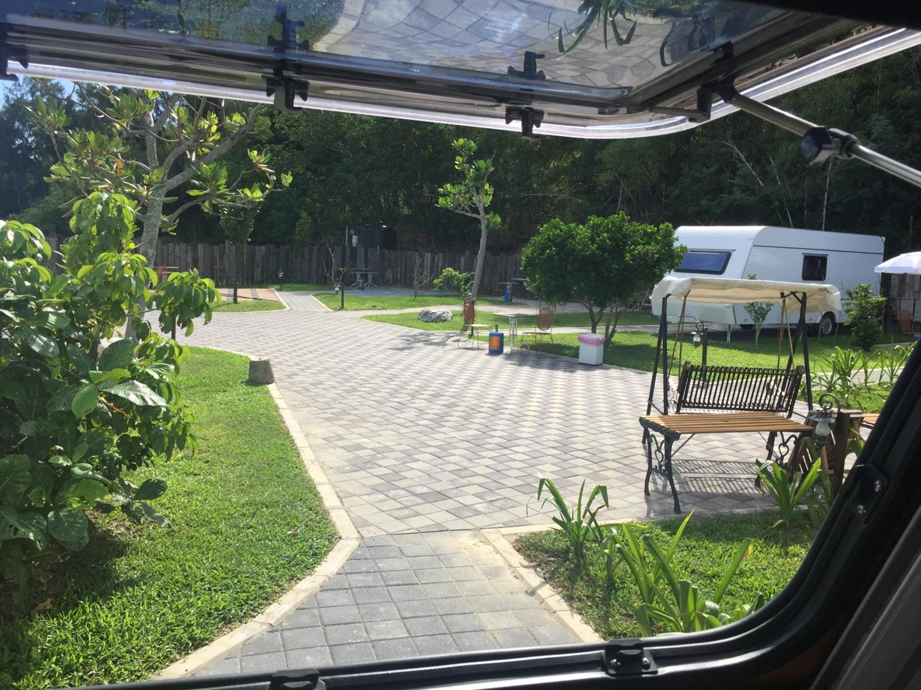 Kenting Houbihu Camping Car B&B
