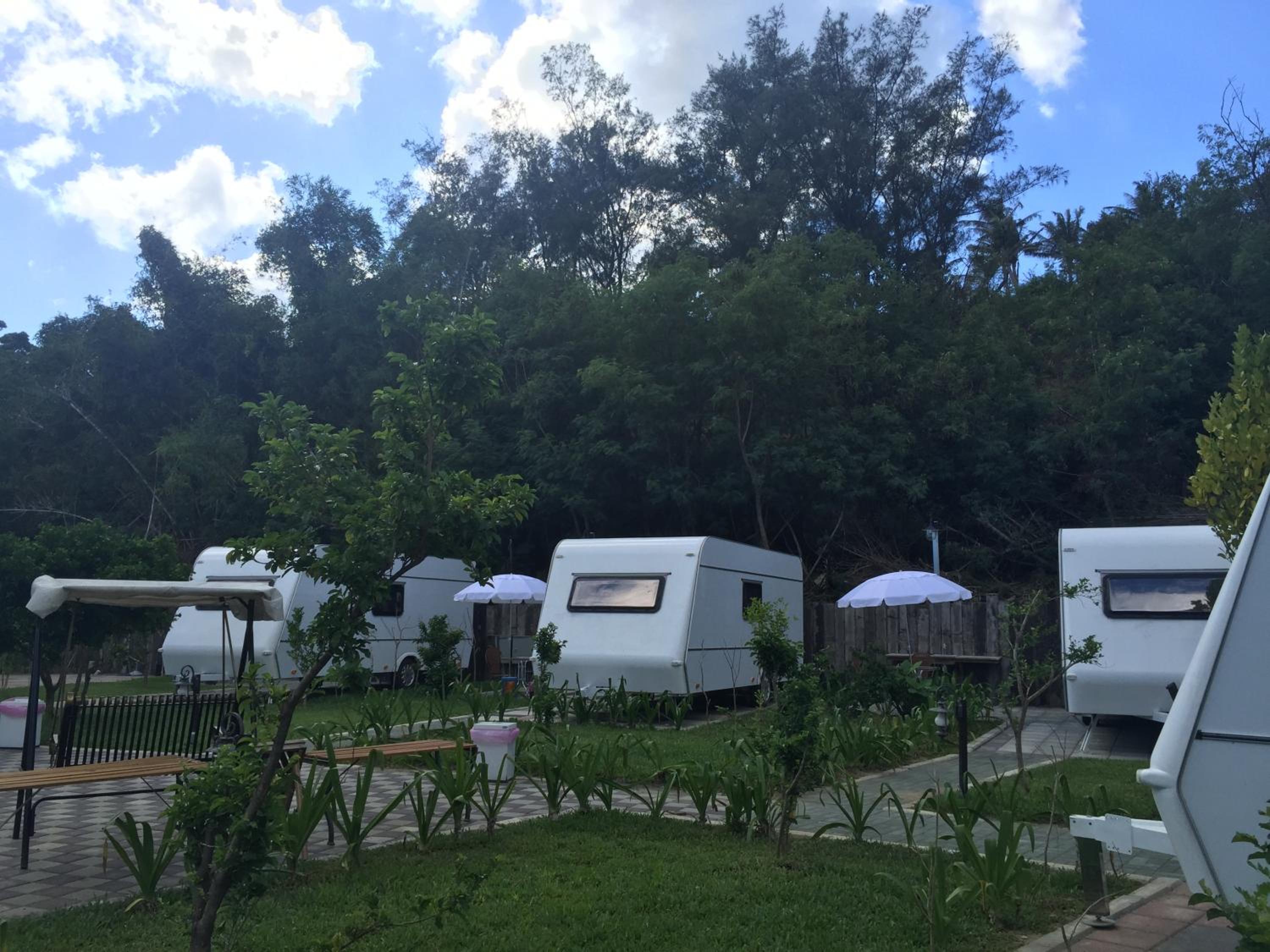 Kenting Houbihu Camping Car B&B