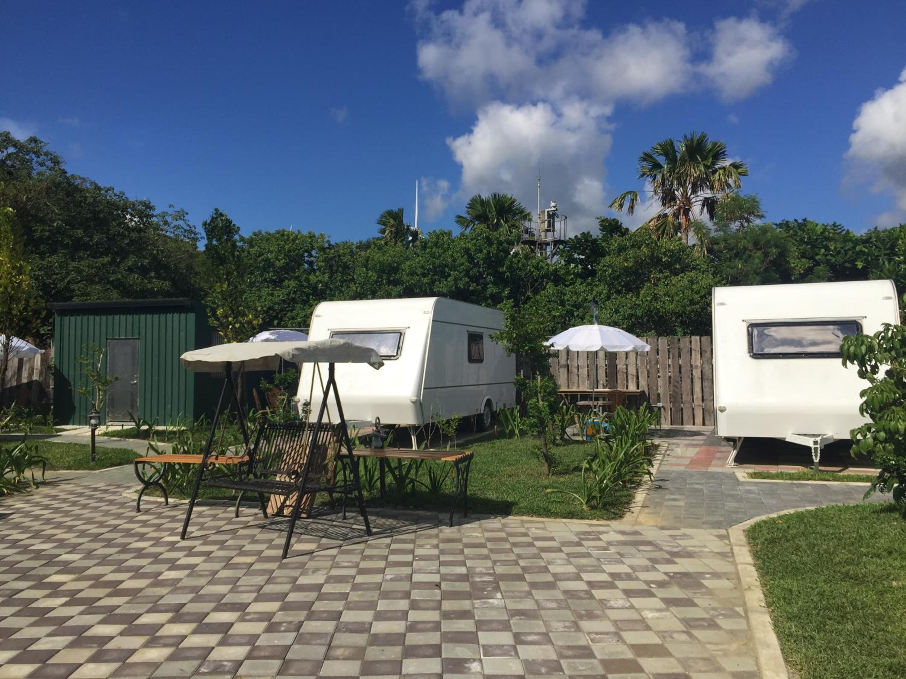 Kenting Houbihu Camping Car B&B