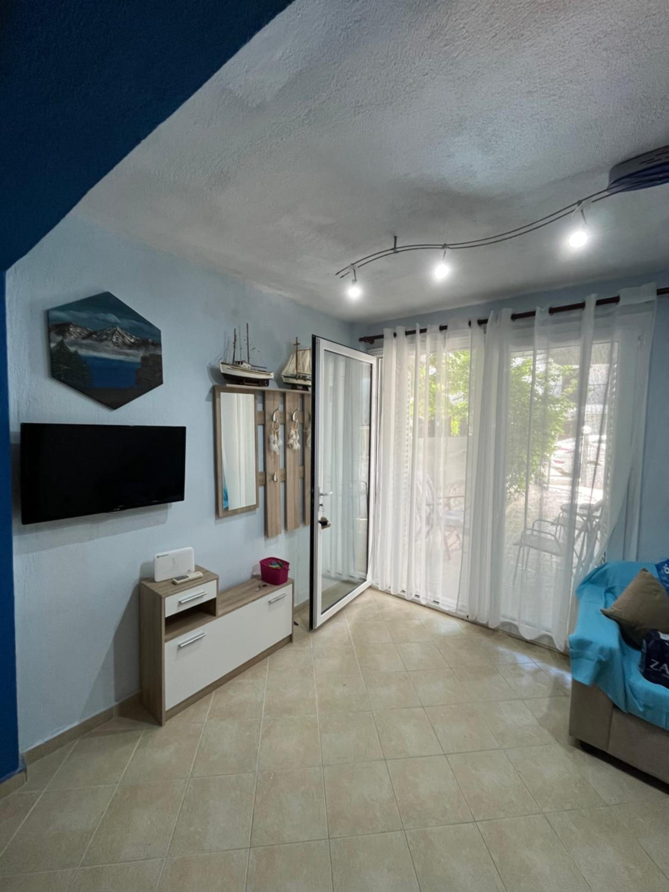 Andres house