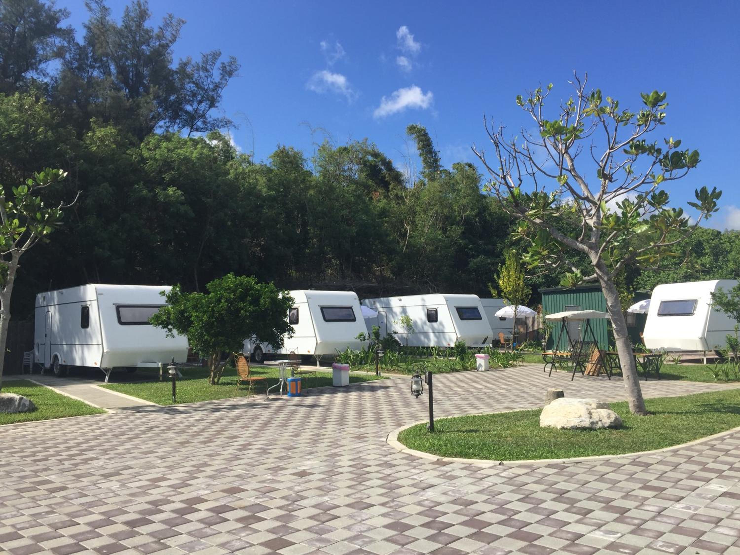 Kenting Houbihu Camping Car B&B