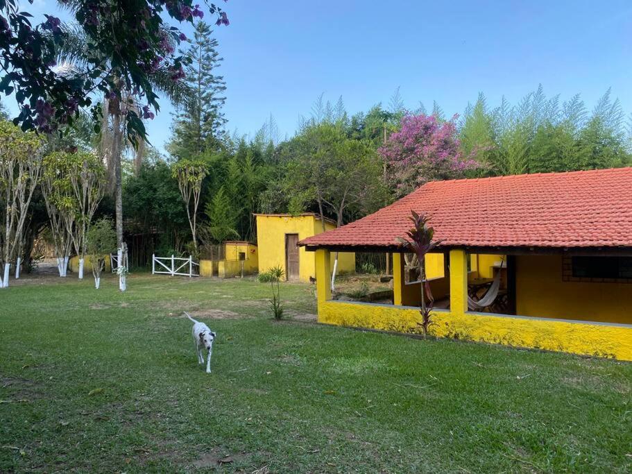 Casa amarela