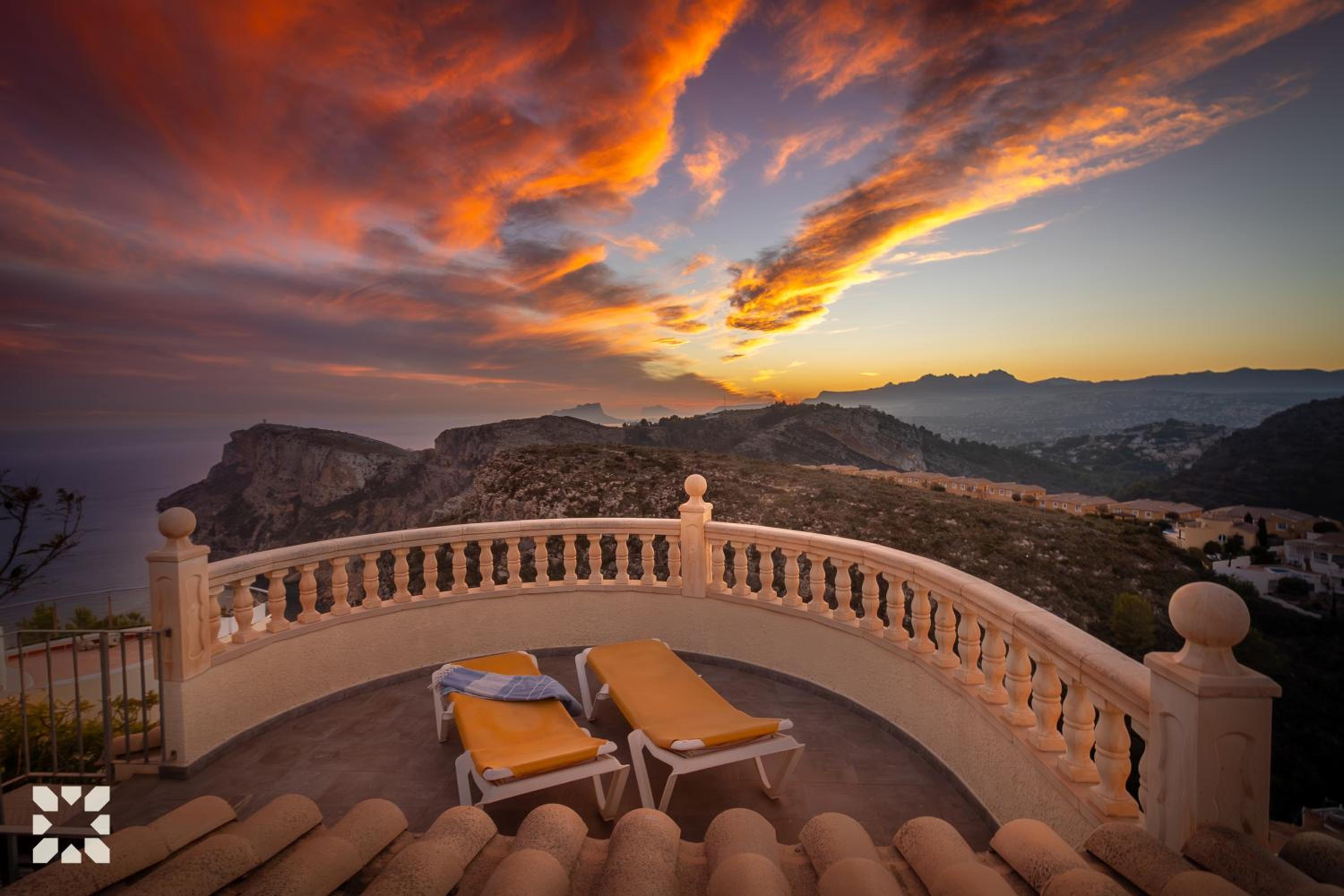 Villa Sunset Rock by Abahana Villas