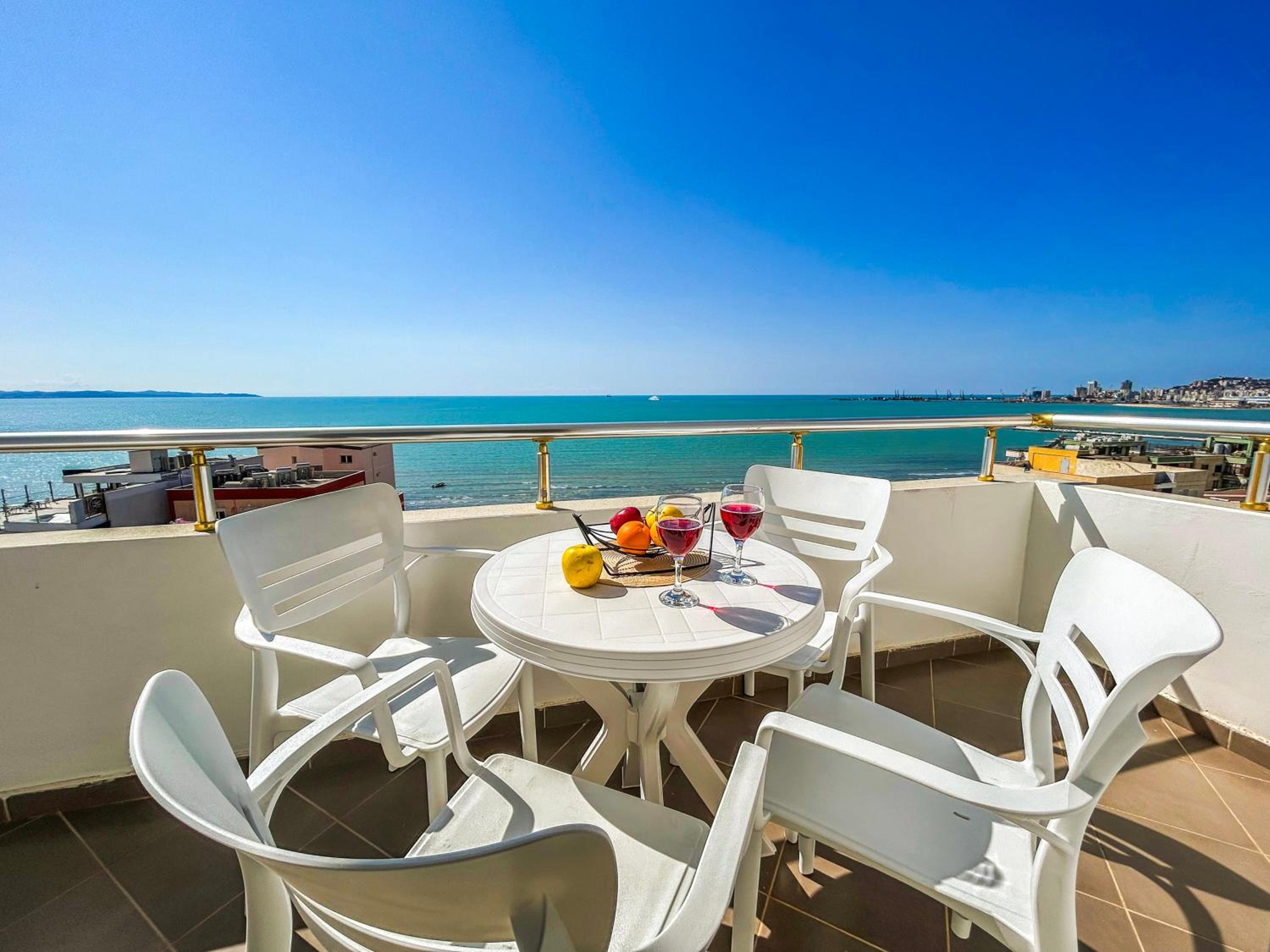 Breathtaking sea view apartment 687