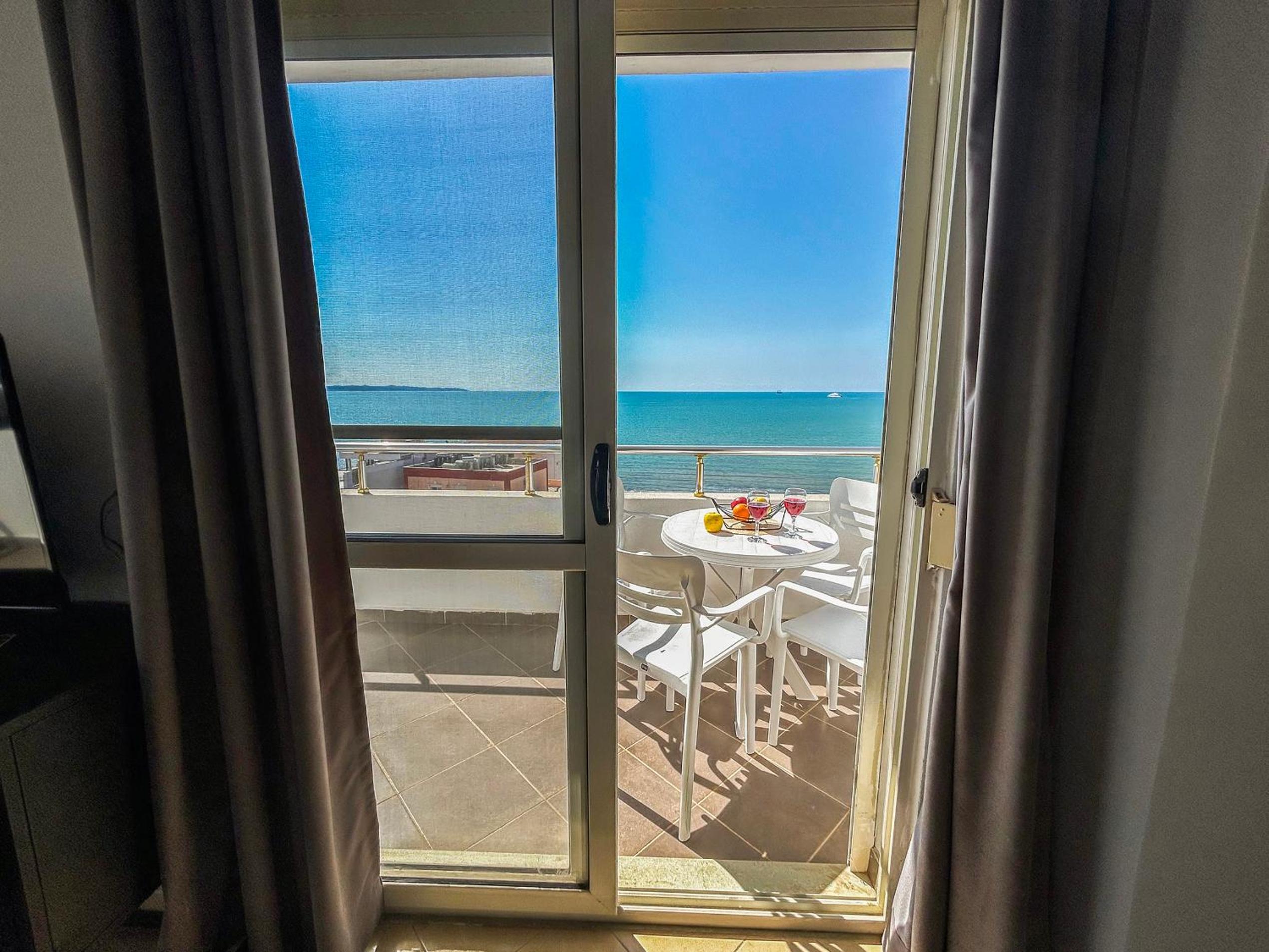 Breathtaking sea view apartment 687