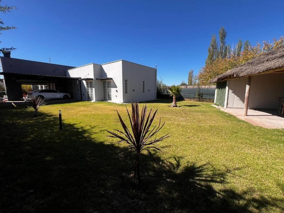 Exclusiva casa de primer nivel de dos habitaciones
