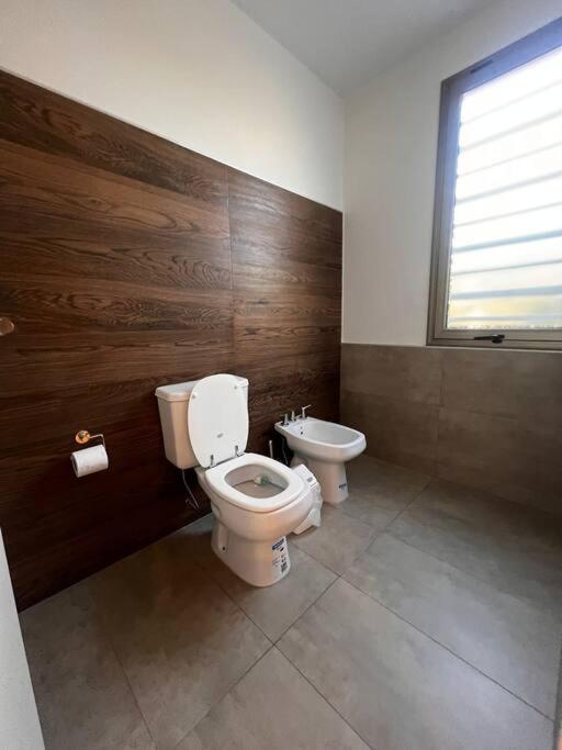 Exclusiva casa de primer nivel de dos habitaciones