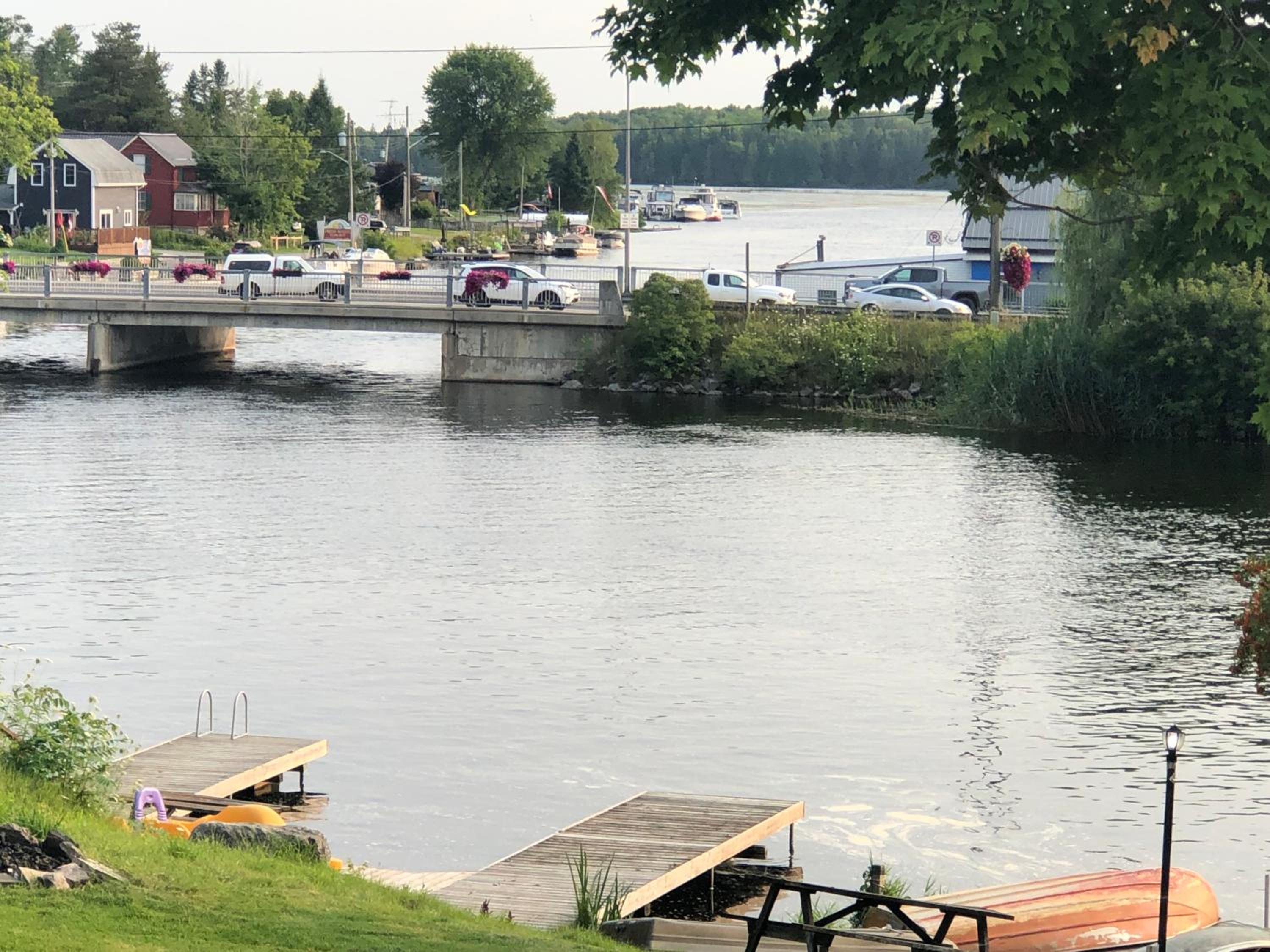 BALSAM LAKE 4 BED ROOM COTTAGE