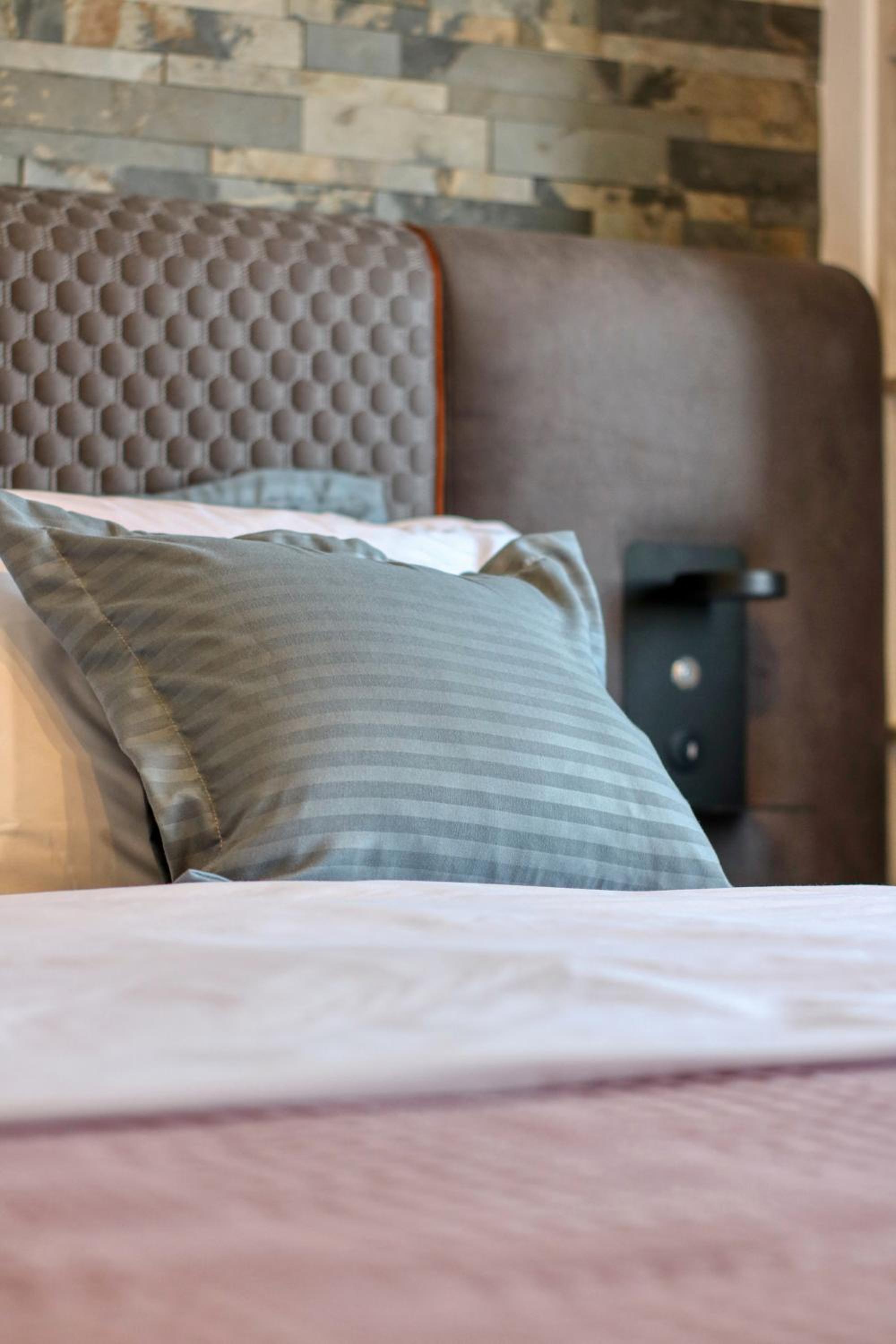 RDI Elegance Apartment Downtown