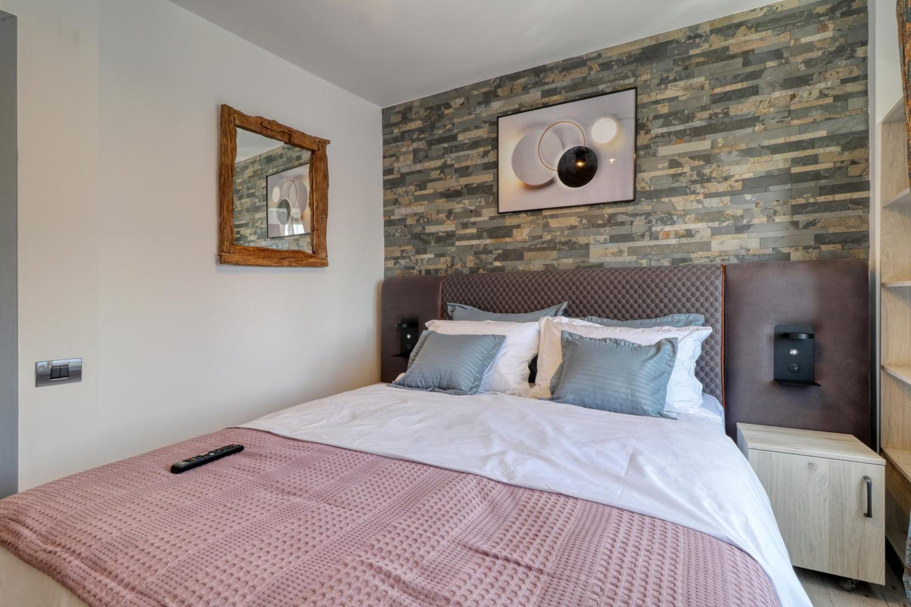 RDI Elegance Apartment Downtown